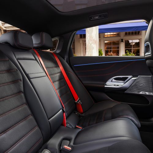 Der neue Mercedes-Benz C 400 4MATIC elektrisch.
 
Mercedes-Benz C 400 4MATIC elektrisch | Energieverbrauch kombiniert:
18,5-14,1 kWh / 100 km | CO2-Emissionen kombiniert: 0 g/km | CO2-Klasse: A
 
Exterieur: AMG Line Plus; lavender silver;Mercedes-Benz C 400 4MATIC elektrisch | Energieverbrauch kombiniert: 18,5-14,1 kWh / 100 km | CO2-Emissionen kombiniert: 0 g/km | CO2-Klasse: A*

The all-new Mercedes-Benz C 400 4MATIC electric.
 
Mercedes-Benz C 400 4MATIC electric | Combined energy consumption:
18.5–14.1 kWh/100 km | Combined CO₂ emissions: 0 g/km | CO₂ class: A
 
Exterior: AMG Line Plus; lavender silver;Mercedes-Benz C 400 4MATIC electric | Combined energy consumption: 18.5–14.1 kWh/100 km | Combined CO₂ emissions: 0 g/km | CO₂ class: A*