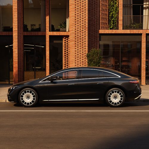 Der neue EQS: Weiter denken, weiter fahrenThe new Mercedes-Benz EQS: Smarter than ever. Further than ever.