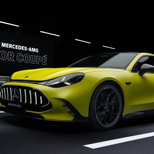 Das neue Mercedes-AMG GT 63 4-Türer Coupé, 2026.

Mercedes-AMG GT 63 4-Türer Coupé | Energieverbrauch kombiniert 21,0-17,9 kWh/100 km | CO2 Emissionen kombiniert 0 g/km | CO2-Klasse: A 

The all-new Mercedes-AMG GT 63 4-Door Coupé, 2026.

Mercedes‑AMG GT 63 4-Door Coupé | combined energy consumption 21.0-17.9 kWh/100 km | combined CO2 emissions 0 g/km | CO2 class: A
