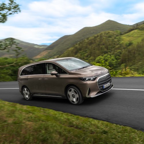 Der neue elektrische Mercedes-Benz VLE / Presse Test Drive Bilbao, Spain (Mercedes-Benz VLE 300 elektrisch | Energieverbrauch kombiniert: 20,7–18,4 kWh/100 km | CO₂-Emissionen kombiniert: 0 g/km | CO₂-Klasse: A);Mercedes-Benz VLE 300 elektrisch | Energieverbrauch kombiniert: 20,7–18,4 kWh/100 km | CO₂-Emissionen kombiniert: 0 g/km | CO₂-Klasse: A*

The all-new Mercedes-Benz VLE/ Press Test Drive Bilbao, Spain (Mercedes-Benz VLE 300 electric | combined energy consumption: 20.7-18.4 kWh/100 km | combined CO₂ emissions: 0 g/km | CO₂ class: A
EXTERIOR: velvet brown metallic | INTERIOR: nappa leather ivory beige;Mercedes-Benz VLE 300 electric | combined energy consumption: 20.7-18.4 kWh/100 km | combined CO₂ emissions: 0 g/km | CO₂ class: A*