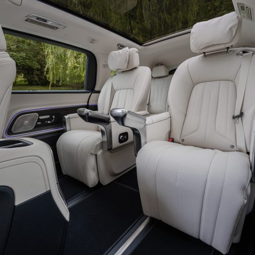 Der neue elektrische Mercedes-Benz VLE / Presse Test Drive Bilbao, Spain (Mercedes-Benz VLE 300 elektrisch | Energieverbrauch kombiniert: 20,7–18,4 kWh/100 km | CO₂-Emissionen kombiniert: 0 g/km | CO₂-Klasse: A);Mercedes-Benz VLE 300 elektrisch | Energieverbrauch kombiniert: 20,7–18,4 kWh/100 km | CO₂-Emissionen kombiniert: 0 g/km | CO₂-Klasse: A*

The all-new Mercedes-Benz VLE/ Press Test Drive Bilbao, Spain (Mercedes-Benz VLE 300 electric | combined energy consumption: 20.7-18.4 kWh/100 km | combined CO₂ emissions: 0 g/km | CO₂ class: A
EXTERIOR: velvet brown metallic | INTERIOR: nappa leather ivory beige;Mercedes-Benz VLE 300 electric | combined energy consumption: 20.7-18.4 kWh/100 km | combined CO₂ emissions: 0 g/km | CO₂ class: A*