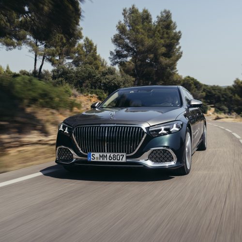 Deutsch:
Mercedes-Maybach S 680
smaragdgrün/mojavsilber
Leder Exklusiv Nappa Maybach macchiatobeige / bronzebraun pearl
Mercedes-Maybach S 680 | Energieverbrauch kombiniert: 11,7-11,0 l/100 km | CO₂-Emissionen kombiniert: 267-251 g/km | CO₂-Klasse: G
 
Englisch:
Mercedes-Maybach S 680
Emerald green/Mojave silver
Maybach Exclusive Nappa Leather Macchiato beige / Bonze brown pearl
Mercedes-Maybach S 680 | combined energy consumption: 11.7-11.0 l/100 km | combined CO₂ emissions: 267-251 g/km | CO₂ class: G 

Deutsch:
Mercedes-Maybach S 680
smaragdgrün/mojavsilber
Leder Exklusiv Nappa Maybach macchiatobeige / bronzebraun pearl
Mercedes-Maybach S 680 | Energieverbrauch kombiniert: 11,7-11,0 l/100 km | CO₂-Emissionen kombiniert: 267-251 g/km | CO₂-Klasse: G
 
Englisch:
Mercedes-Maybach S 680
Emerald green/Mojave silver
Maybach Exclusive Nappa Leather Macchiato beige / Bonze brown pearl
Mercedes-Maybach S 680 | combined energy consumption: 11.7-11.0 l/100 km | combined CO₂ emissions: 267-251 g/km | CO₂ class: G