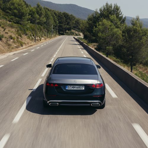 Deutsch:
Mercedes-Maybach S 680
smaragdgrün/mojavsilber
Leder Exklusiv Nappa Maybach macchiatobeige / bronzebraun pearl
Mercedes-Maybach S 680 | Energieverbrauch kombiniert: 11,7-11,0 l/100 km | CO₂-Emissionen kombiniert: 267-251 g/km | CO₂-Klasse: G
 
Englisch:
Mercedes-Maybach S 680
Emerald green/Mojave silver
Maybach Exclusive Nappa Leather Macchiato beige / Bonze brown pearl
Mercedes-Maybach S 680 | combined energy consumption: 11.7-11.0 l/100 km | combined CO₂ emissions: 267-251 g/km | CO₂ class: G 

Deutsch:
Mercedes-Maybach S 680
smaragdgrün/mojavsilber
Leder Exklusiv Nappa Maybach macchiatobeige / bronzebraun pearl
Mercedes-Maybach S 680 | Energieverbrauch kombiniert: 11,7-11,0 l/100 km | CO₂-Emissionen kombiniert: 267-251 g/km | CO₂-Klasse: G
 
Englisch:
Mercedes-Maybach S 680
Emerald green/Mojave silver
Maybach Exclusive Nappa Leather Macchiato beige / Bonze brown pearl
Mercedes-Maybach S 680 | combined energy consumption: 11.7-11.0 l/100 km | combined CO₂ emissions: 267-251 g/km | CO₂ class: G