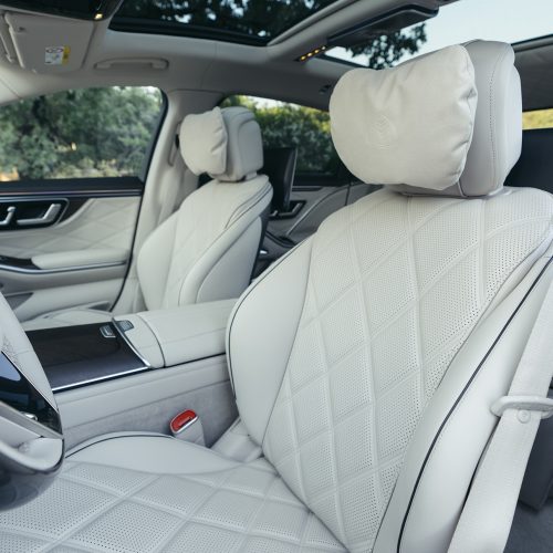 Deutsch:
Mercedes-Maybach S 680
smaragdgrün/mojavsilber
Leder Exklusiv Nappa Maybach macchiatobeige / bronzebraun pearl
Mercedes-Maybach S 680 | Energieverbrauch kombiniert: 11,7-11,0 l/100 km | CO₂-Emissionen kombiniert: 267-251 g/km | CO₂-Klasse: G
 
Englisch:
Mercedes-Maybach S 680
Emerald green/Mojave silver
Maybach Exclusive Nappa Leather Macchiato beige / Bonze brown pearl
Mercedes-Maybach S 680 | combined energy consumption: 11.7-11.0 l/100 km | combined CO₂ emissions: 267-251 g/km | CO₂ class: G 

Deutsch:
Mercedes-Maybach S 680
smaragdgrün/mojavsilber
Leder Exklusiv Nappa Maybach macchiatobeige / bronzebraun pearl
Mercedes-Maybach S 680 | Energieverbrauch kombiniert: 11,7-11,0 l/100 km | CO₂-Emissionen kombiniert: 267-251 g/km | CO₂-Klasse: G
 
Englisch:
Mercedes-Maybach S 680
Emerald green/Mojave silver
Maybach Exclusive Nappa Leather Macchiato beige / Bonze brown pearl
Mercedes-Maybach S 680 | combined energy consumption: 11.7-11.0 l/100 km | combined CO₂ emissions: 267-251 g/km | CO₂ class: G