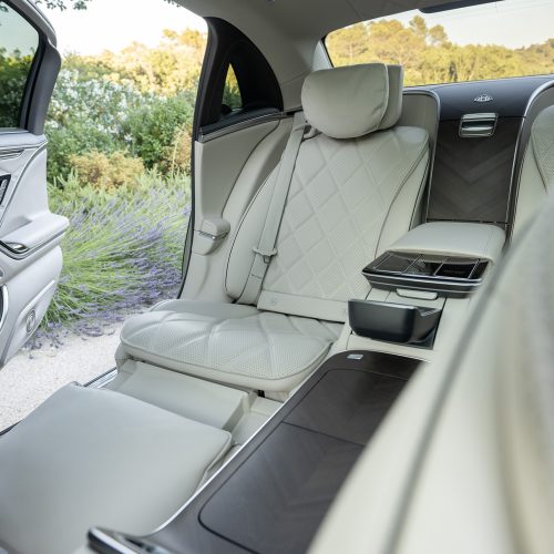 Deutsch:
Mercedes-Maybach S 680
smaragdgrün/mojavsilber
Leder Exklusiv Nappa Maybach macchiatobeige / bronzebraun pearl
Mercedes-Maybach S 680 | Energieverbrauch kombiniert: 11,7-11,0 l/100 km | CO₂-Emissionen kombiniert: 267-251 g/km | CO₂-Klasse: G
 
Englisch:
Mercedes-Maybach S 680
Emerald green/Mojave silver
Maybach Exclusive Nappa Leather Macchiato beige / Bonze brown pearl
Mercedes-Maybach S 680 | combined energy consumption: 11.7-11.0 l/100 km | combined CO₂ emissions: 267-251 g/km | CO₂ class: G 

Deutsch:
Mercedes-Maybach S 680
smaragdgrün/mojavsilber
Leder Exklusiv Nappa Maybach macchiatobeige / bronzebraun pearl
Mercedes-Maybach S 680 | Energieverbrauch kombiniert: 11,7-11,0 l/100 km | CO₂-Emissionen kombiniert: 267-251 g/km | CO₂-Klasse: G
 
Englisch:
Mercedes-Maybach S 680
Emerald green/Mojave silver
Maybach Exclusive Nappa Leather Macchiato beige / Bonze brown pearl
Mercedes-Maybach S 680 | combined energy consumption: 11.7-11.0 l/100 km | combined CO₂ emissions: 267-251 g/km | CO₂ class: G