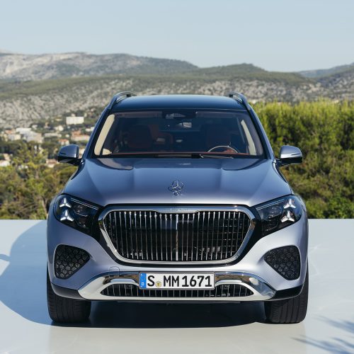 Mercedes-Maybach GLS 680
MANUFAKTUR Côte d'Azur hellblau metallic
Leder Exklusiv Nappa Maybach beech brown / macchiatobeige
Mercedes-Maybach GLS 680 | Energieverbrauch kombiniert: 13,7-13,3 l/100 km | CO₂-Emissionen kombiniert: 312-304 g/km | CO₂-Klasse: G;Mercedes-Maybach GLS 680 | Energieverbrauch kombiniert: 13,7-13,3 l/100 km | CO₂-Emissionen kombiniert: 312-304 g/km | CO₂-Klasse: G*

Mercedes-Maybach GLS 680
MANUFAKTUR Côte d'Azur light blue metallic
Maybach Exclusive Nappa Leather Beech brown / Macchiato beige
Mercedes-Maybach GLS 680 | combined energy consumption: 13.7-13.3 l/100 km | combined CO₂ emissions: 312-304 g/km | CO₂ class: G;Mercedes-Maybach GLS 680 | combined energy consumption: 13.7-13.3 l/100 km | combined CO₂ emissions: 312-304 g/km | CO₂ class: G*