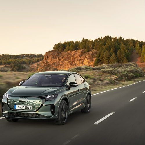 Sage green metallic, outdoor dynamic photo, exterior, three-quarter front view