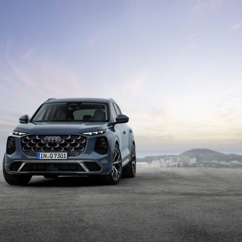 Alopias blue metallic, static photo, exterior, front view