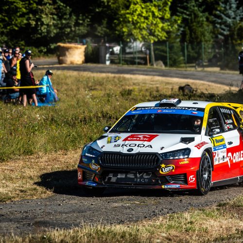 Fünfter nach 13 Wertungsprüfungen: das polnische Škoda Fabia RS Rally2-Duo Jakub Matulka/Damian Syty.
