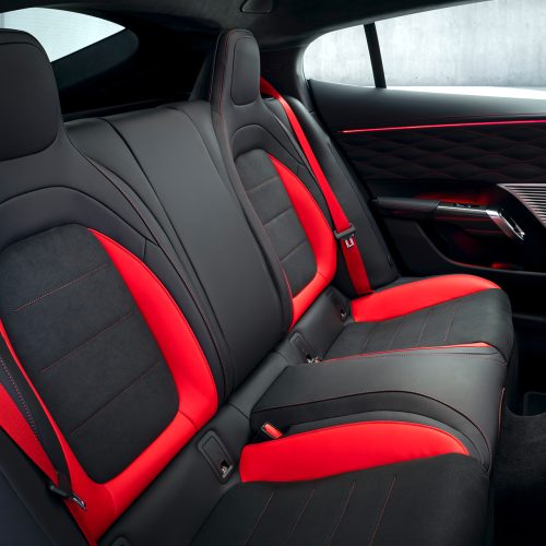 Die Schaltzentrale der Performance: das Interieur des neuen Mercedes-AMG GT 4-Türer Coupés 

The control centre of performance: the interior of the new Mercedes-AMG GT 4-door Coupé