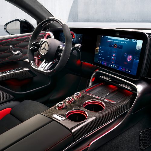 Die Schaltzentrale der Performance: das Interieur des neuen Mercedes-AMG GT 4-Türer Coupés 

The control centre of performance: the interior of the new Mercedes-AMG GT 4-door Coupé