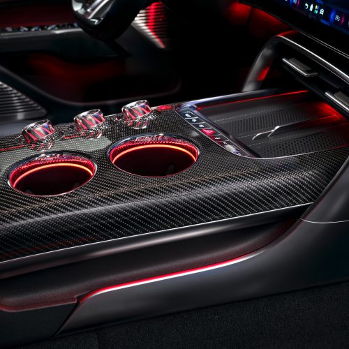 Die Schaltzentrale der Performance: das Interieur des neuen Mercedes-AMG GT 4-Türer Coupés 

The control centre of performance: the interior of the new Mercedes-AMG GT 4-door Coupé